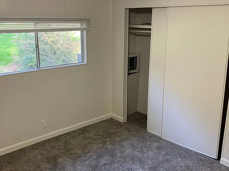 4550 SW 5th Ave — Photo 17