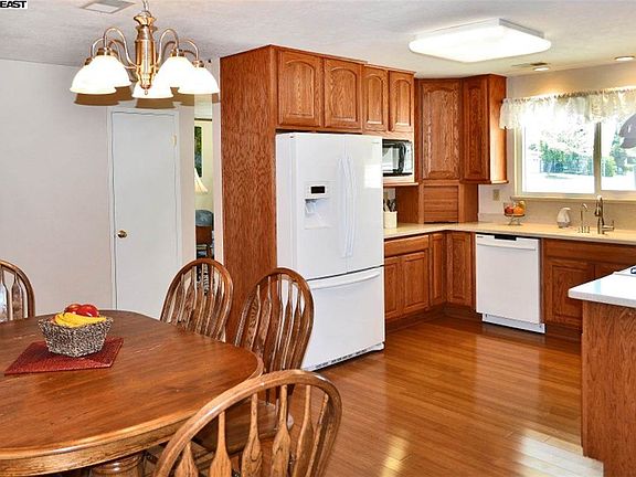 5th image of 5956 Idlewild Ave