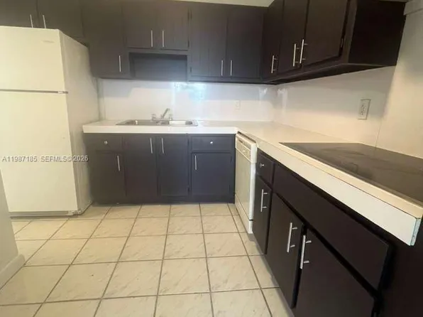 2025 NE 164th St, North Miami Beach, FL