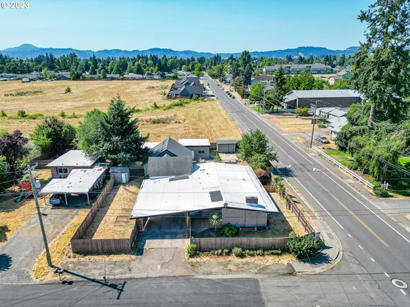 3890 Souza St, Eugene, OR 97402