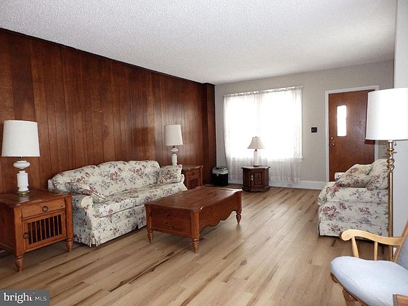 4th image of 539 Centennial Ave