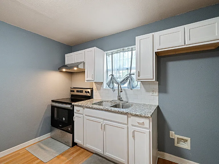 7815 Harding St #B — Photo 12