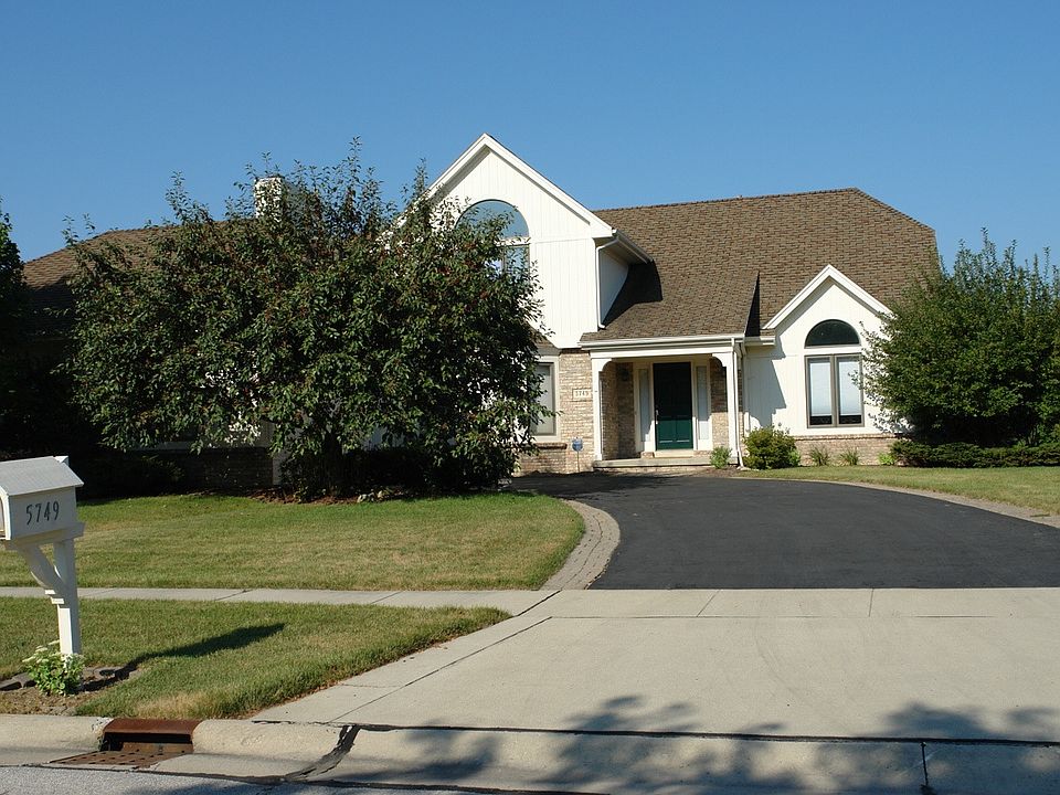 2nd image of 5749 Foxpointe Dr