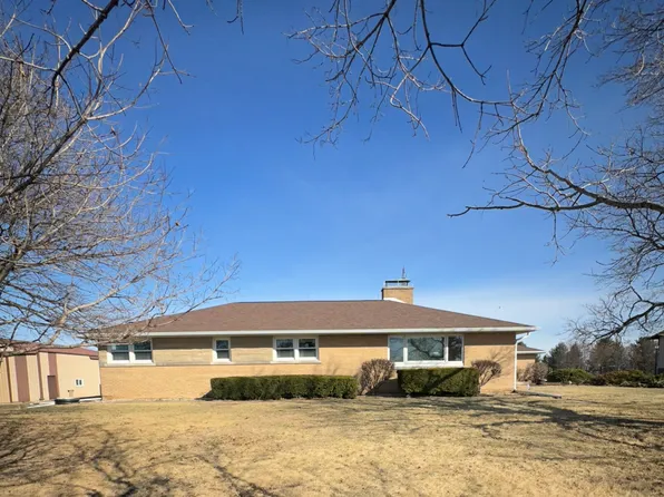 29428 E 500 North Rd, Le Roy, IL 61752