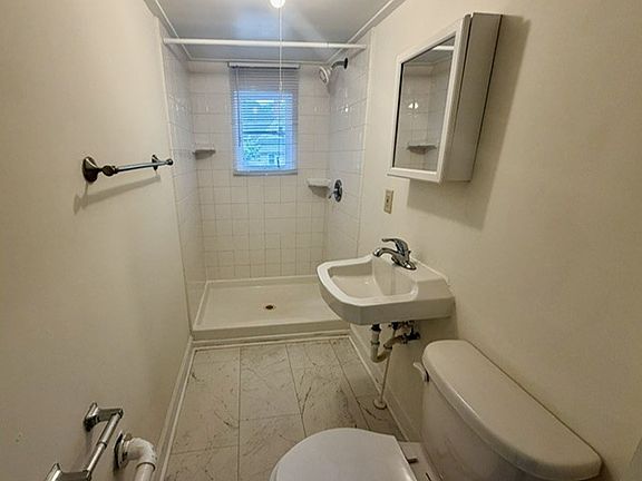 4th image of 307 Ransom St APT 3