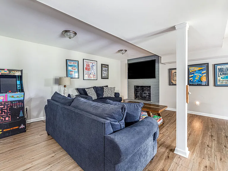 204 Edgewater Dr — Photo 18