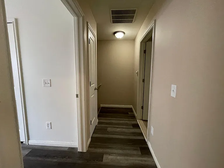 11695 Squiers Blvd — Photo 7