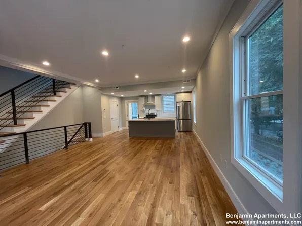 199 Boylston St, Brookline, MA