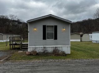 4 Newbrough Vlg, Morgantown, WV 26508