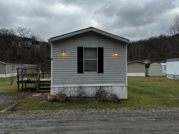 4 Newbrough Vlg, Morgantown, WV 26508