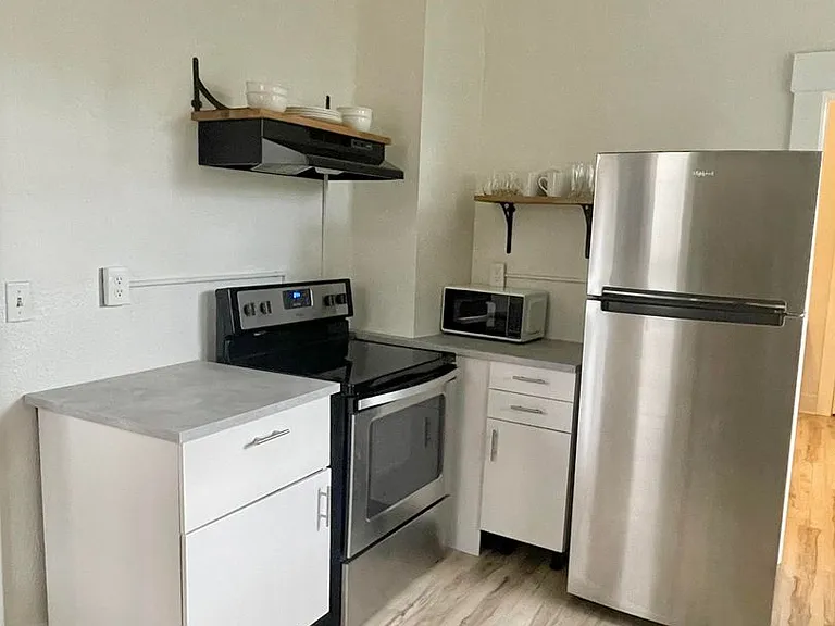 1824 West 2nd Avenue — Photo 6