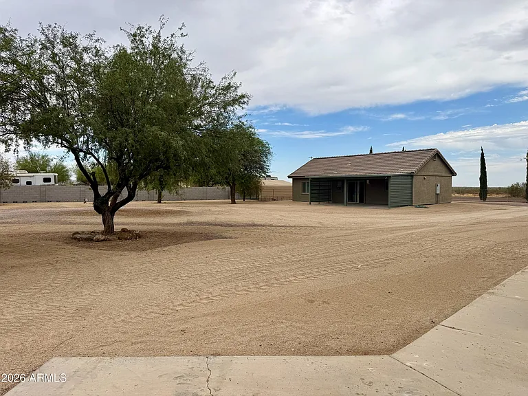 2122 E Cloud Rd — Photo 20