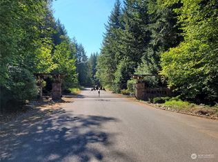 35200 SE 352nd St, Enumclaw, WA 98022