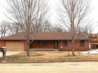 802 Dakota Ave, Holton, KS 66436