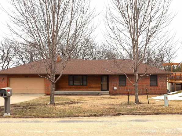 802 Dakota Ave, Holton, KS 66436