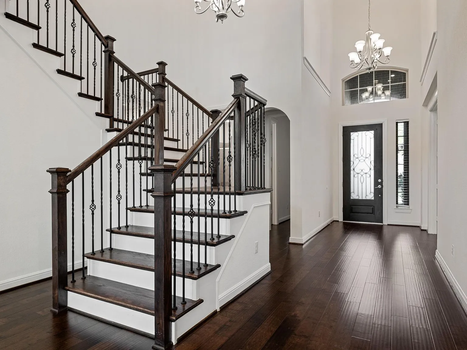 5 bed, 4.0 bath, 3872 sqft, $4,100 — Photo 4