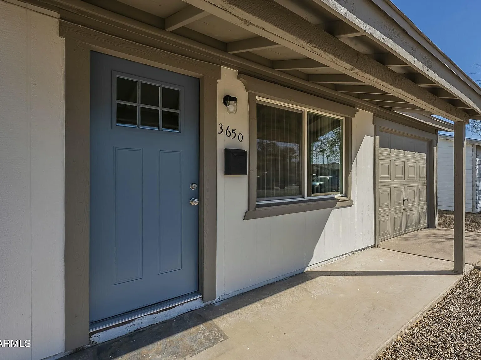 3 bed, 1152 sqft, $2,300 — Photo 2