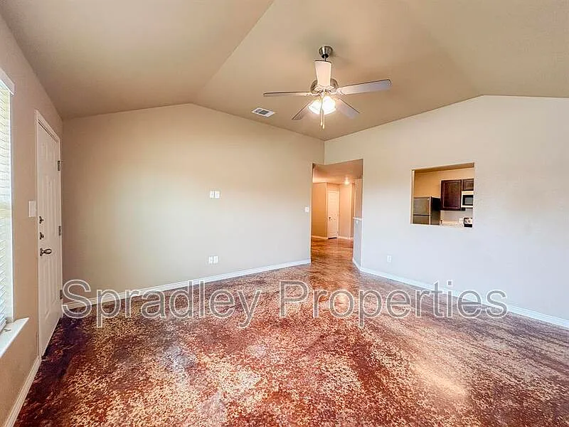 3 bed, 2.0 bath, 1293 sqft, $1,395 — Photo 2
