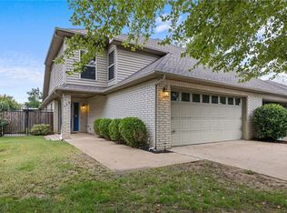 158 E Cydnee St, Fayetteville, AR 72703