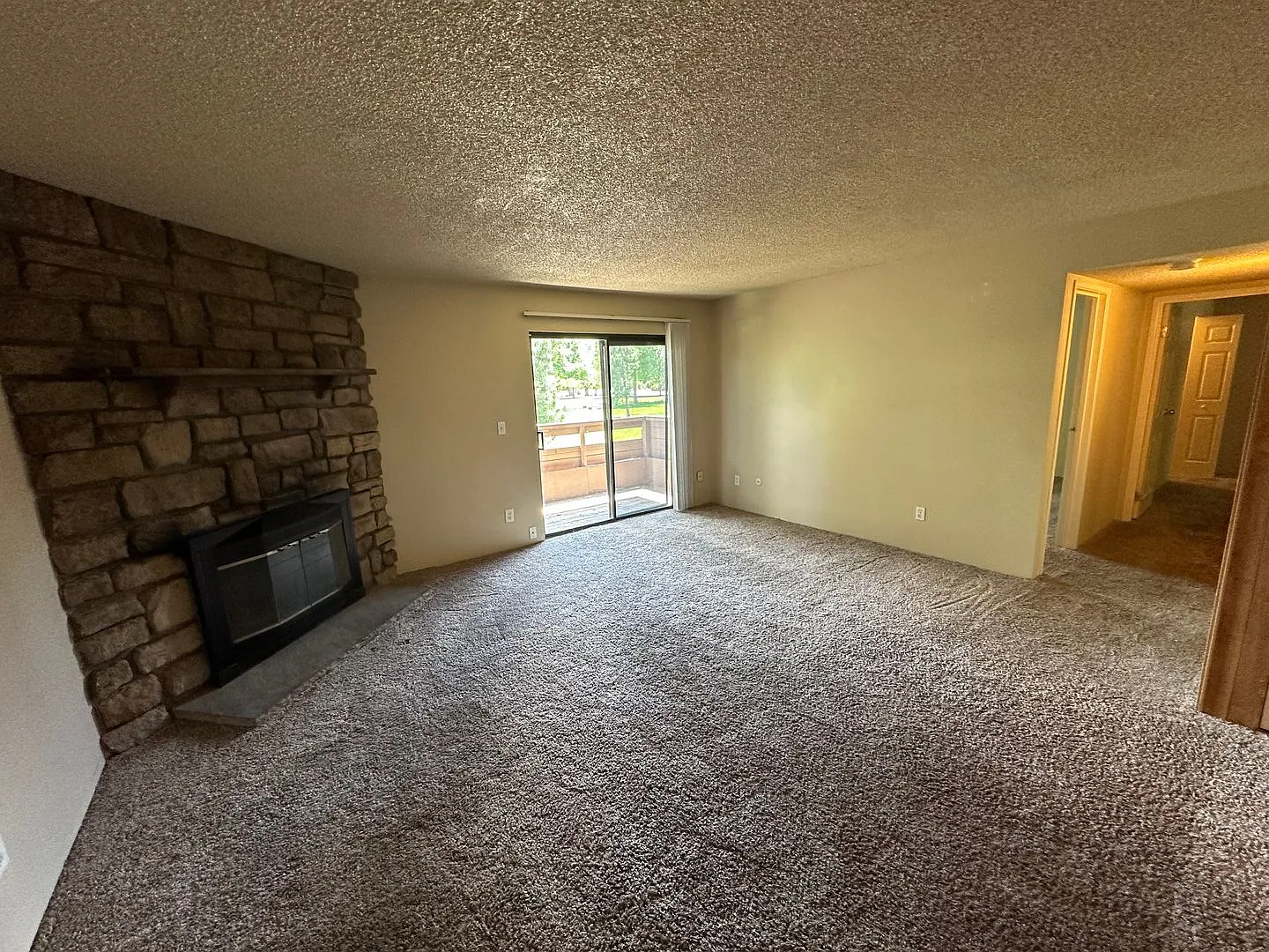 Location! Location! Bright 2-bed 2-bath condo near Sloan's Lake, Edgewater, and Light Rail! $500 ... — Photo 3