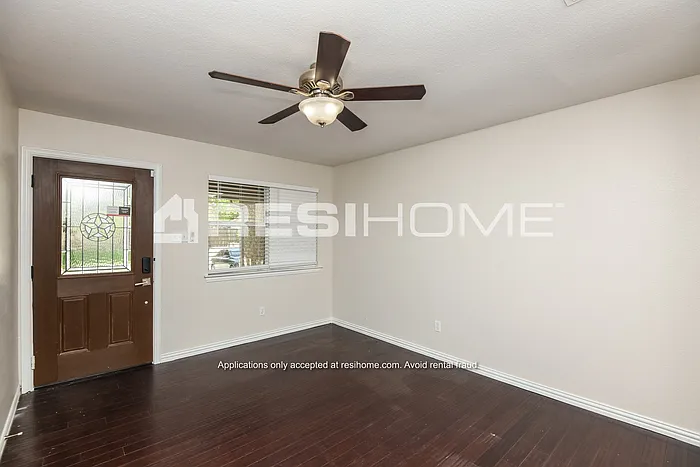 521 Kemper Ave — Photo 4