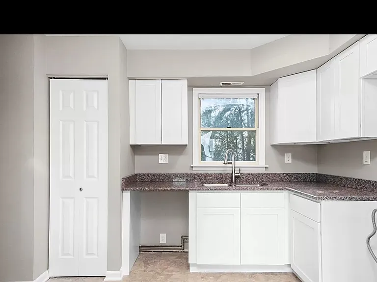 6083 Pennsylvania Dr — Photo 13