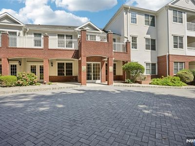 80 Ridgewood Rd APT 102, Township Of Washington, NJ, 07676