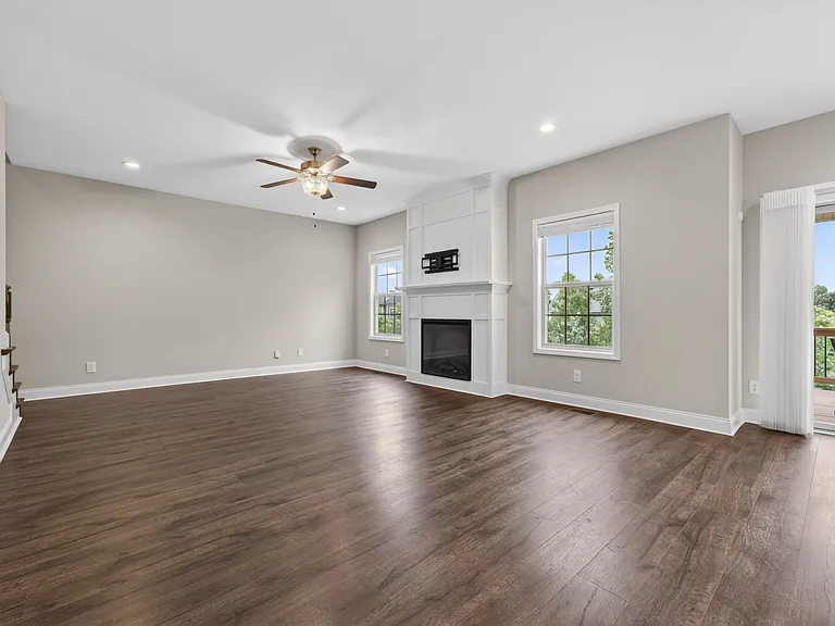 792 Crestone Ln — Photo 4
