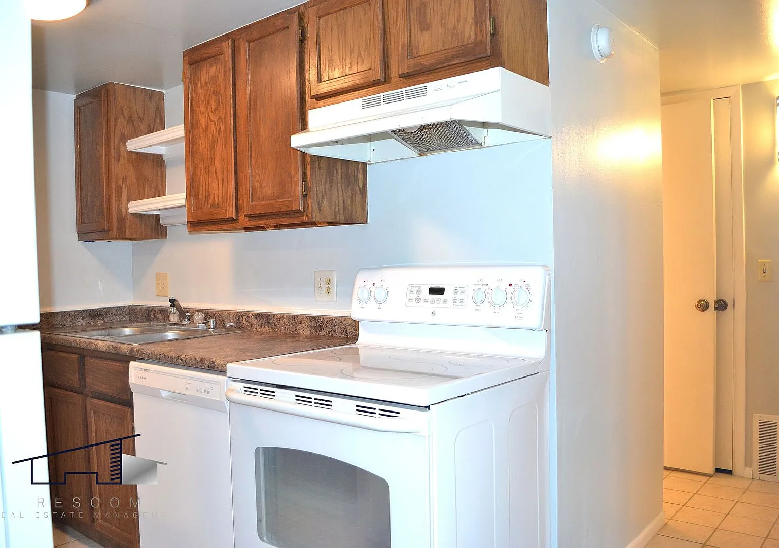 Lower-Level Roy 2 Bedroom, 1 Bathroom Condo Available! — Photo 3