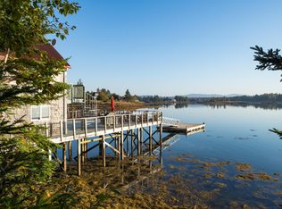 17 Bayberry Ln, Bernard, ME 04612