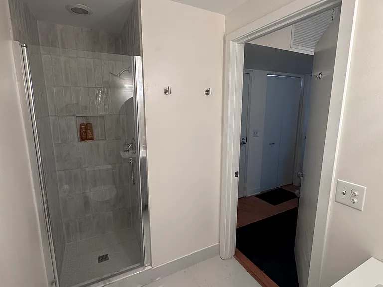 650 W Wayman St #205 — Photo 9