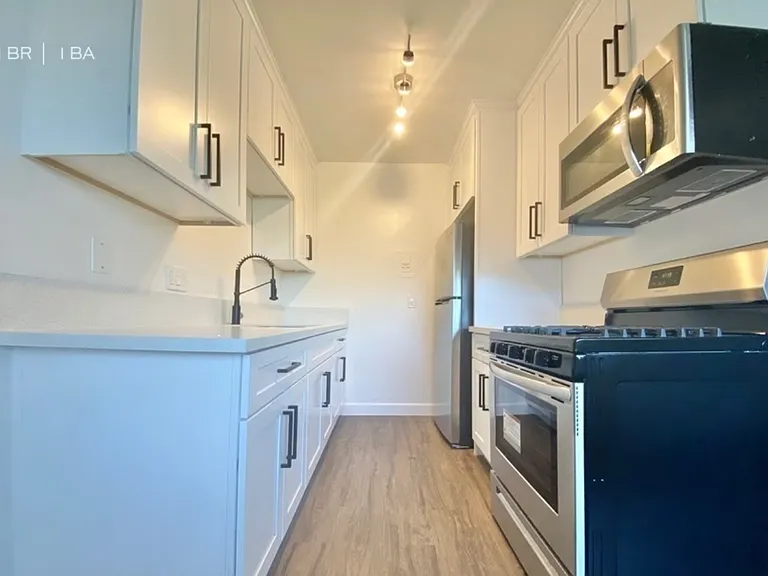 Vine Fullerton Apartments — Photo 6