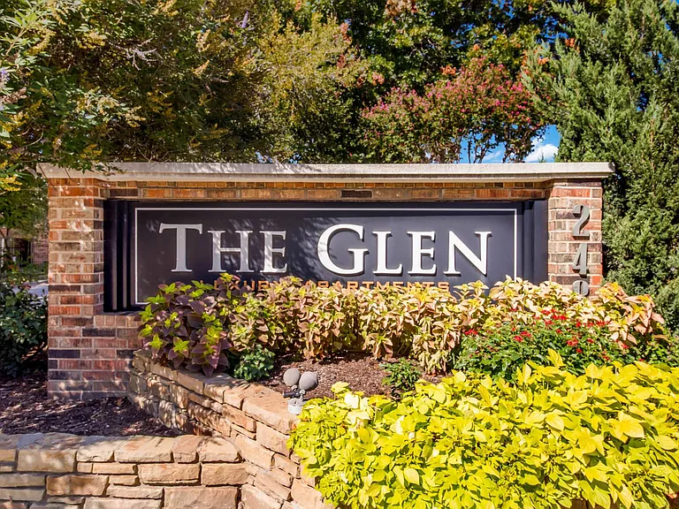 The Glen — Photo 17