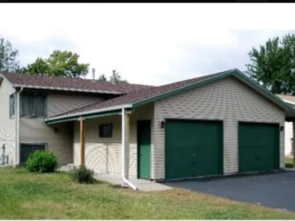 8313 Brunswick Ave N, Brooklyn Park, MN 55443