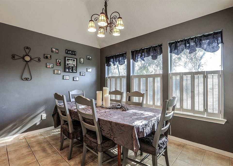 1st image of 1111 Courtside Dr