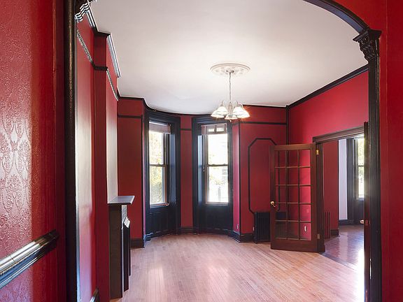 4th image of 546 51st Ave