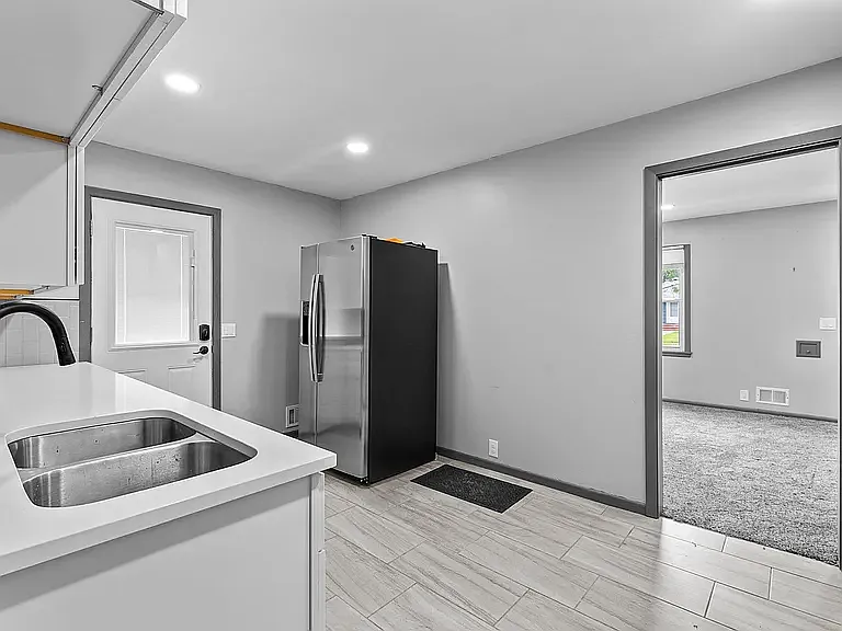 5146 Vincent Ave N #1 — Photo 4