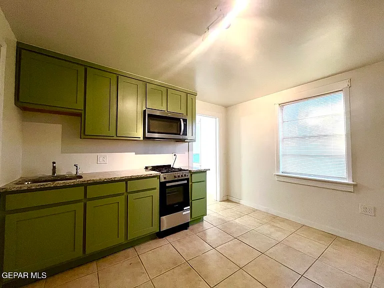 1203 Madeline Dr #B — Photo 6
