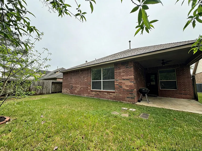 21344 Thurston Crossing Dr — Photo 13