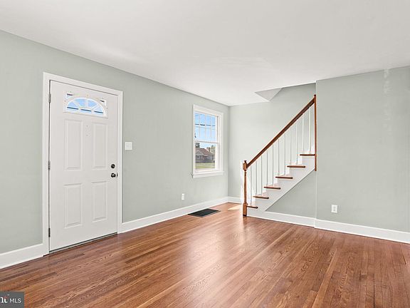 5th image of 1833 Spring Rd