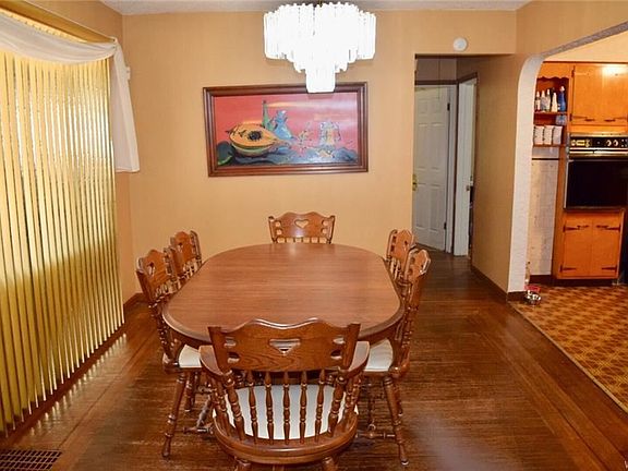 3rd image of 83 Wright Ave