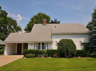 29 Wayside Ln, Wantagh, NY 11793