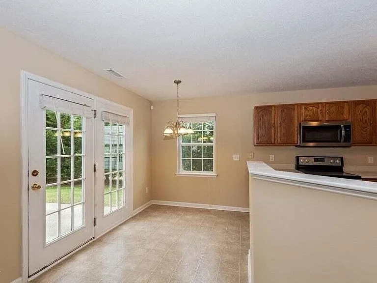 2101 Great Bend Dr — Photo 10