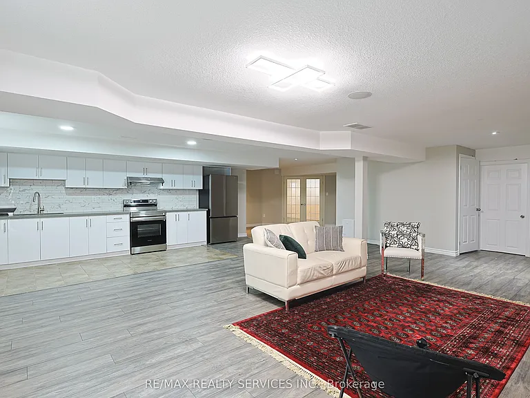 49 Woodhatch Cres #BASEMENT — Photo 3