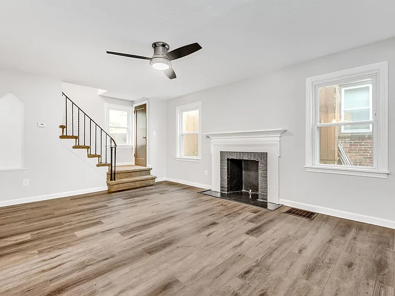 1330 Oakridge St — Photo 3