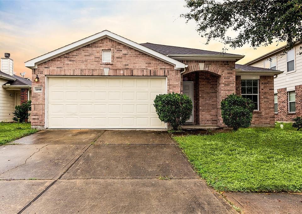 1st image of 13118 Crescent Manor Ln