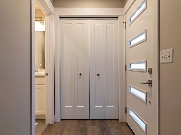 4th image of 4760 Giada Dr