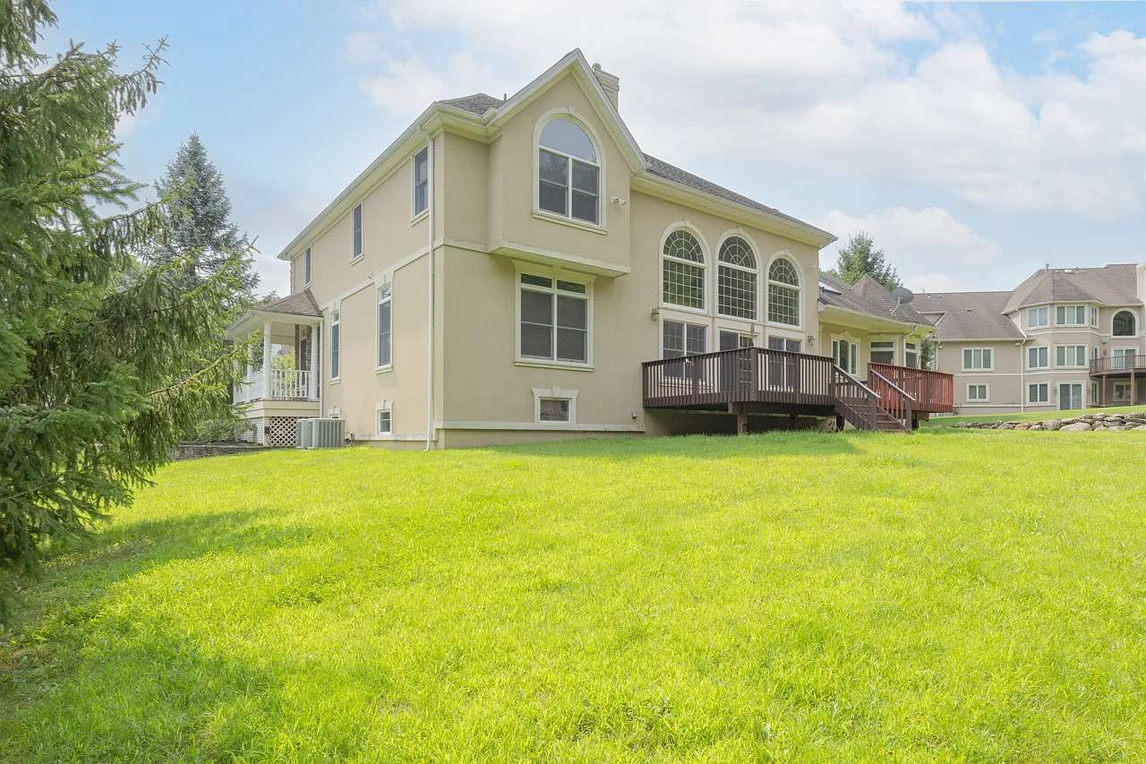 5 bed, 4434 sqft, $5,999 — Photo 3