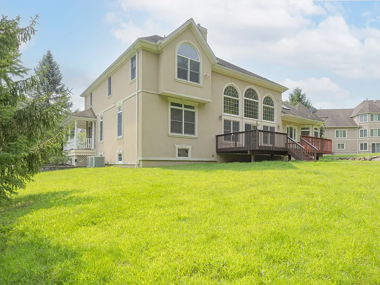 23 Sandyfields Ln — Photo 3