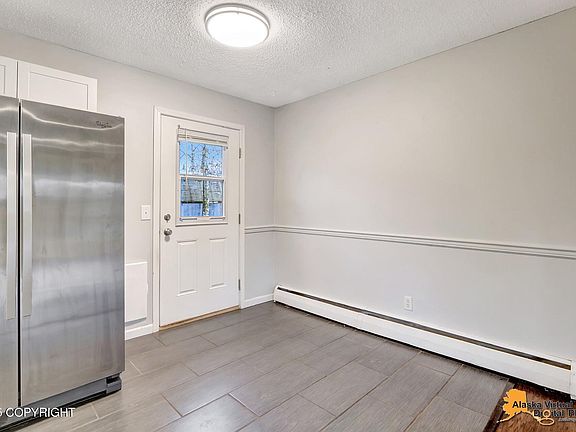 4th image of 10141 Colville St